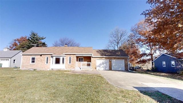 206 NW Obrien Rd, Lees Summit, MO 64063