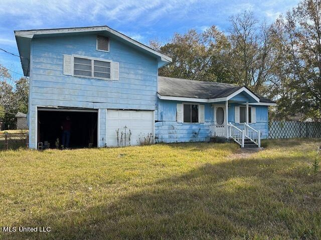 4512 2nd St, Moss Point, MS 39563