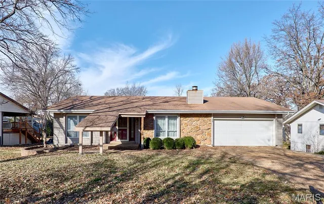 48 Picardy Dr, Lake Saint Louis, MO 63367