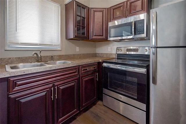 1433 SW Lincoln St #25, Topeka, KS 66604