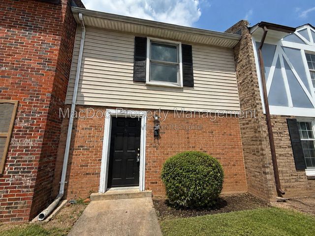 809 Denton Cir, Fredericksburg, VA 22401