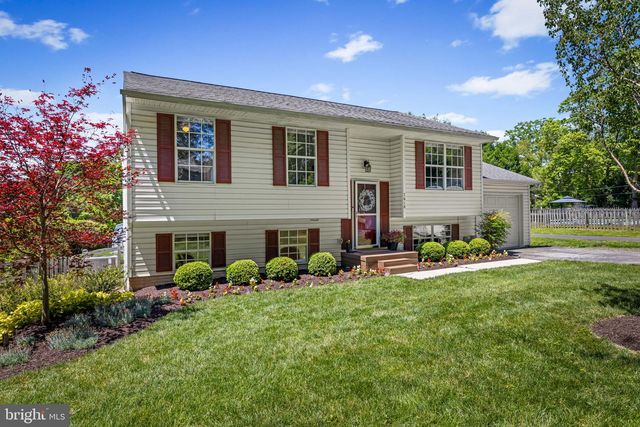 7618 Maple Ave, Sykesville, MD 21784
