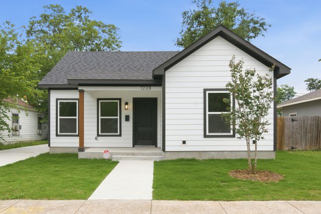 1228 E  Tucker St, Fort Worth, TX 76104
