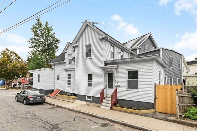 112 Hampshire St, Lowell, MA 01850