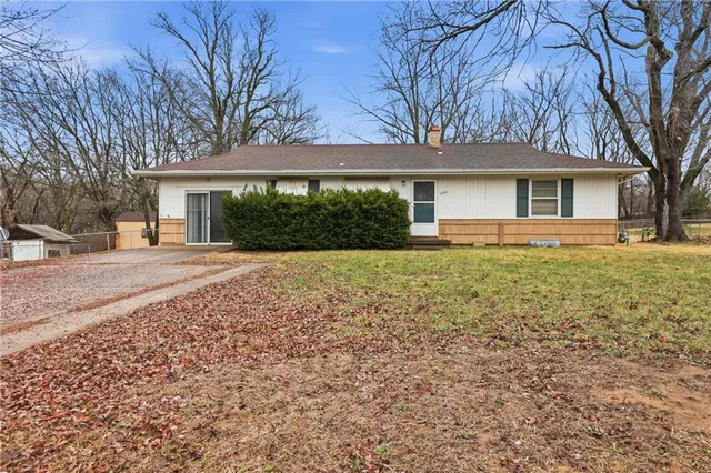 5435 Cedar Ave, Raytown, MO 64133