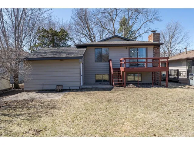 1105 S  Valley St, New Ulm, MN 56073