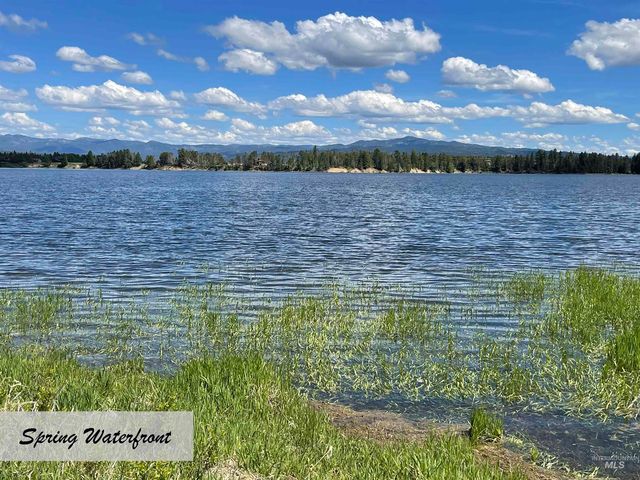 2498 Wood Dr, Donnelly, ID 83615