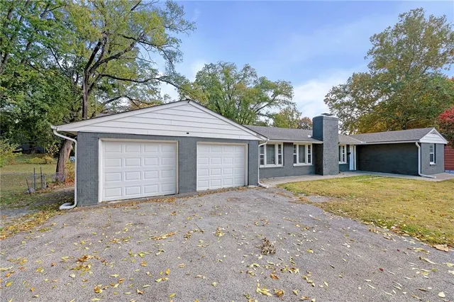 3401 S  Denton Rd, Independence, MO 64052