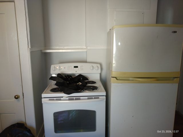 8 Frost St #D, Springvale, ME 04083