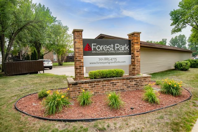 2250 S  34th St #702, Grand Forks, ND 58201
