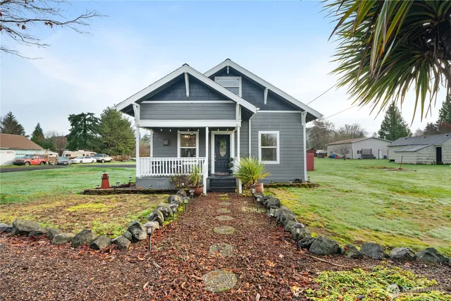 755 Willapa Second Street, Raymond, WA 98577