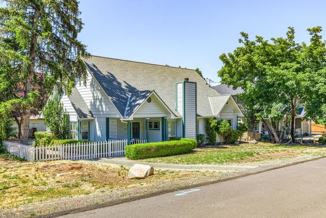 460 S  4th St, Jacksonville, OR 97530