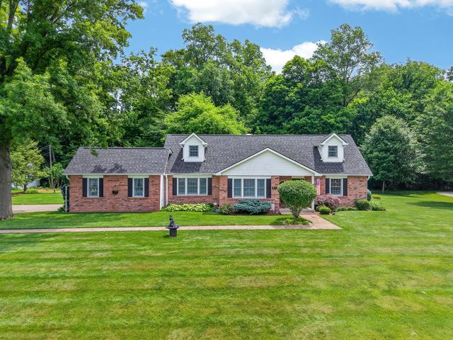 18 Eastlake Rd, Reynoldsburg, OH 43068