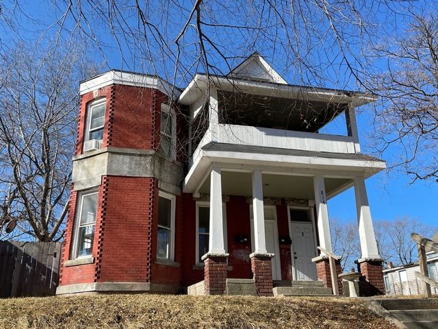 Elmwood Ave, Kansas City, MO 64124