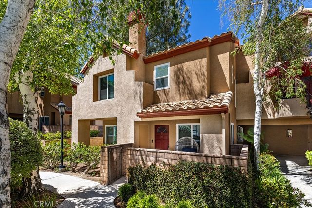 22701 Copper Hill Dr #33, Santa Clarita, CA 91350