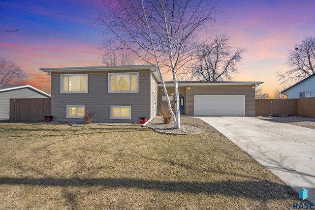 1617 E  Sylvan Cir, Brandon, SD 57005