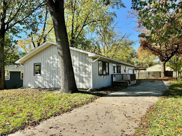 2870 Cooley St, Portage, IN 46368