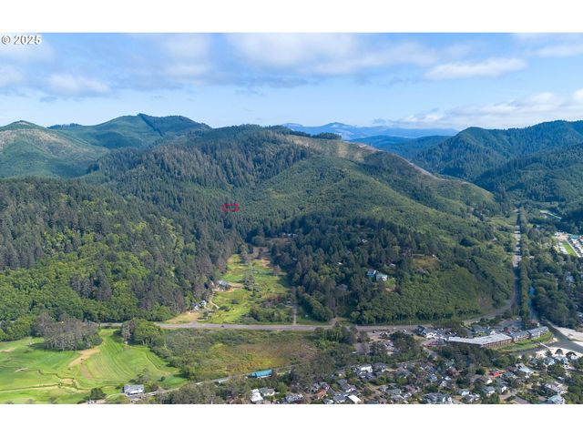 S  Fairway Rd, Neskowin, OR 97149