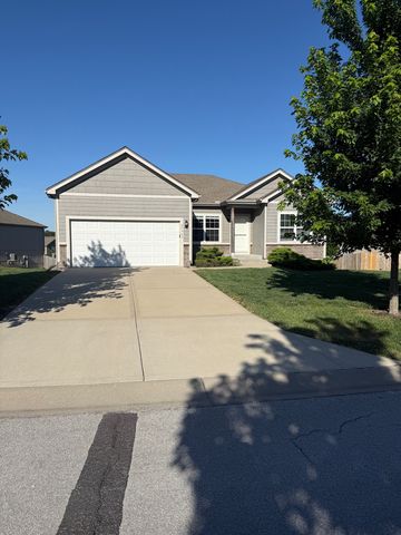 25949 W  142nd Ct, Olathe, KS 66061
