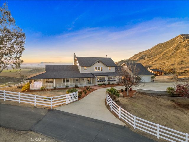 32175 Ano Crest Rd, Winchester, CA 92596