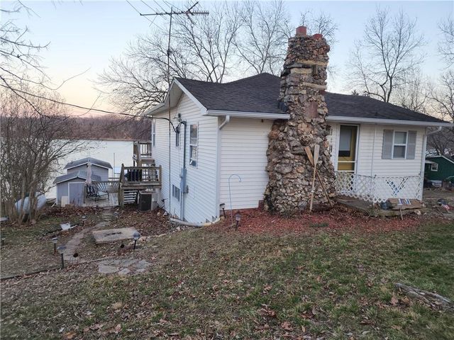 32585 N  Ivy Bend Rd, Stover, MO 65078