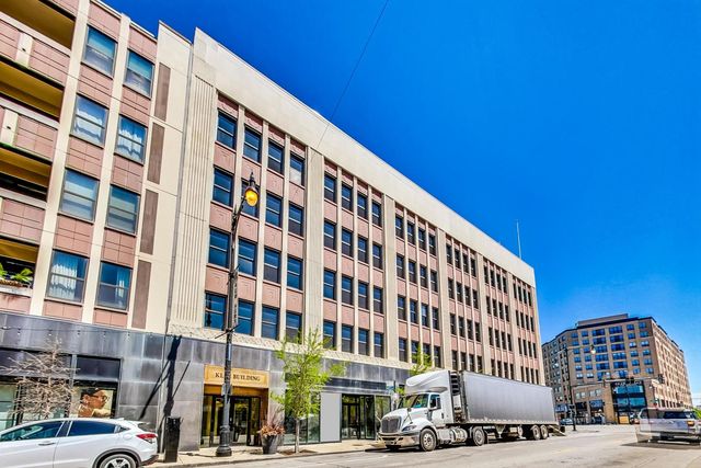 4015 N  Milwaukee Ave #208, Chicago, IL 60641