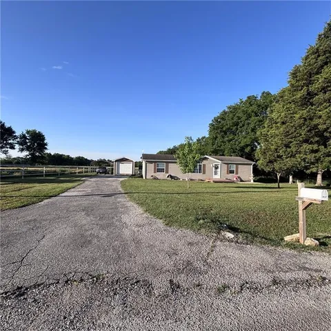 7677 1000th Rd, Fredonia, KS 66736