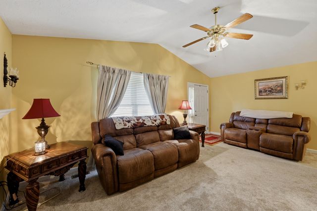 104 Bay Hill Dr, Winchester, KY 40391