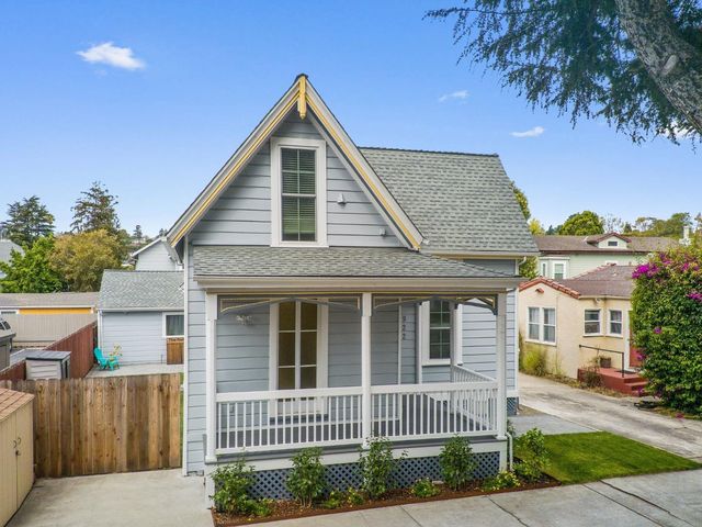 922 Mission St, Santa Cruz, CA 95060