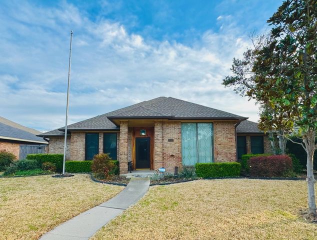 2002 Greenstone Trl, Carrollton, TX 75010