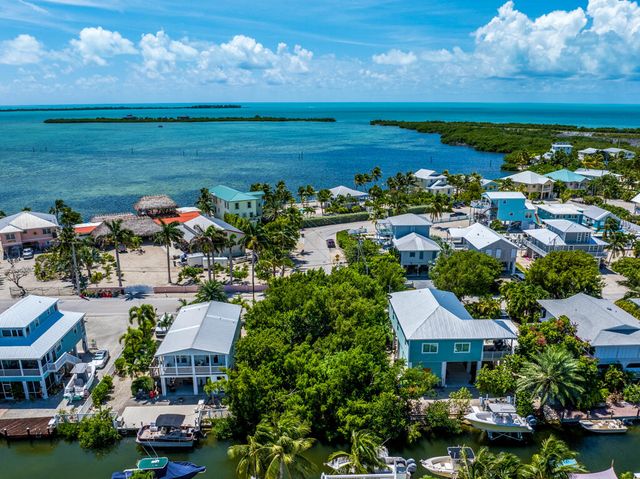 27391 W  Indies Dr, Ramrod Key, FL 33042