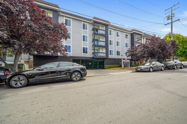 409 Evelyn Ave #2B-2Ba-850Sqft, Albany, CA 94706