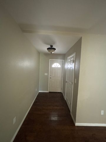 15 N  College Ave, Troy, TX 76579