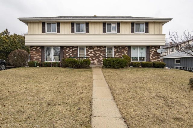 193 Lakeview COURT, Pewaukee, WI 53072