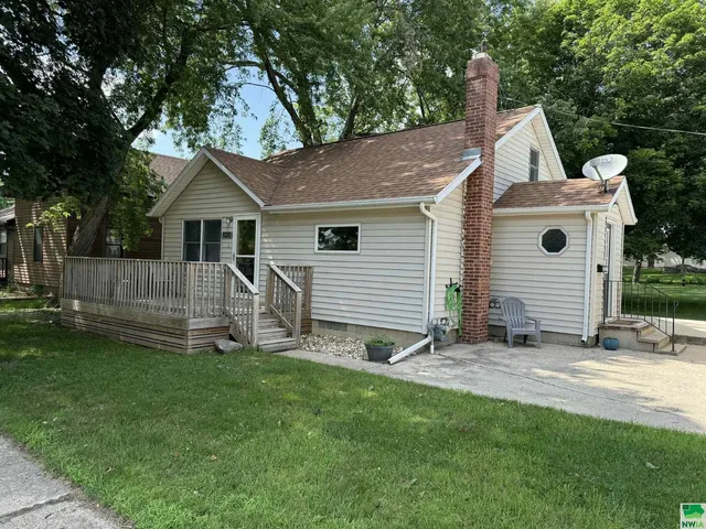 1020 9th St, Sibley, IA 51249