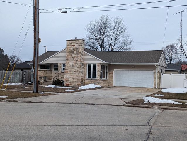 2112 29th STREET, Two Rivers, WI 54241