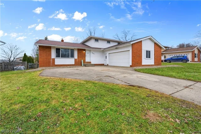 4633 Hickory Ridge Ave, Brunswick, OH 44212