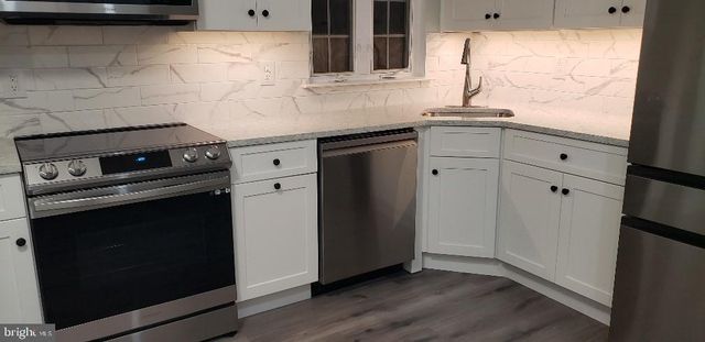 11 Castleton Rd, Princeton, NJ 08540