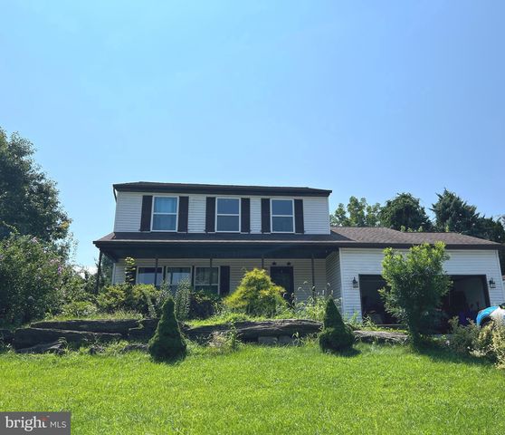 396 W  5th Ave, Parkesburg, PA 19365