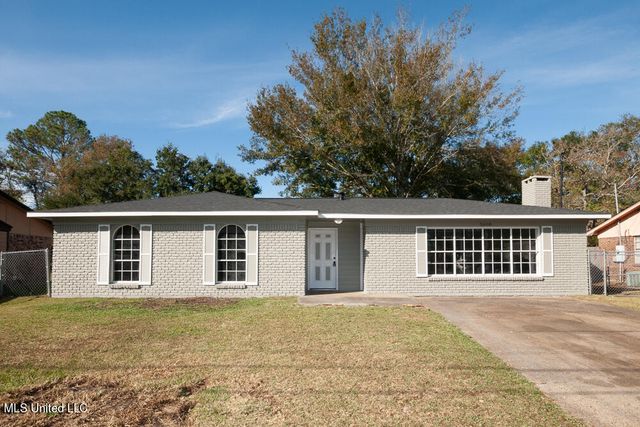 5618 Rose Dr, Moss Point, MS 39563