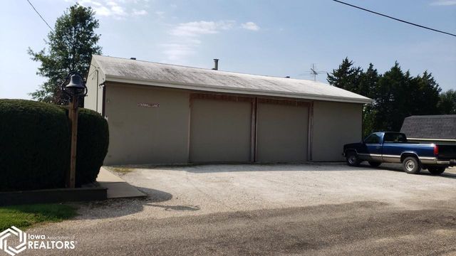 320 S  East St, Kirkwood, IL 61447