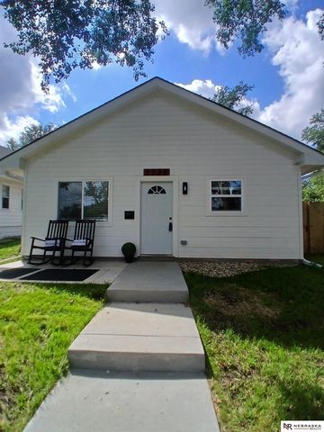 2730 S  12th St, Omaha, NE 68108