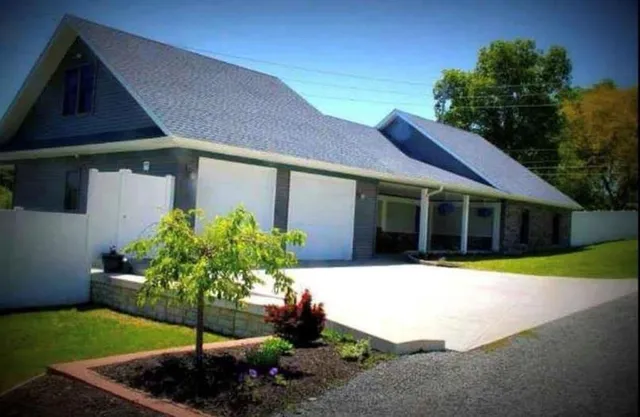 22 Trinity Ln, Athens, PA 18810