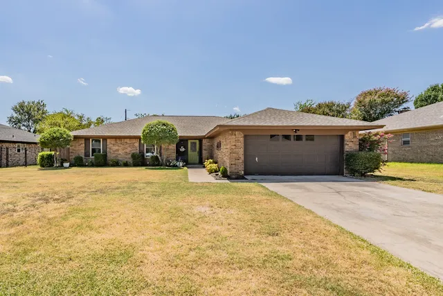 2029 Normandy Dr, Hurst, TX 76054