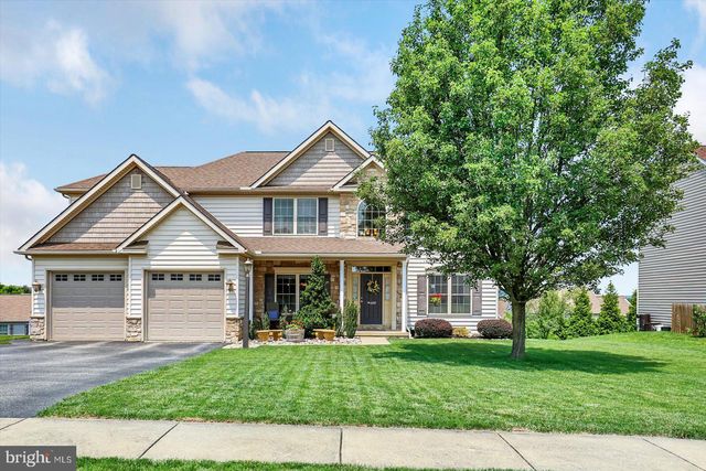 100 Centre Ct, Red Lion, PA 17356