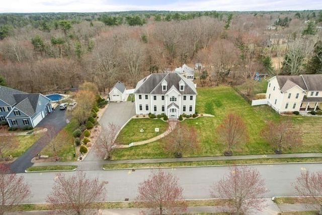 3 Great Acres Dr, Hanover, MA 02339