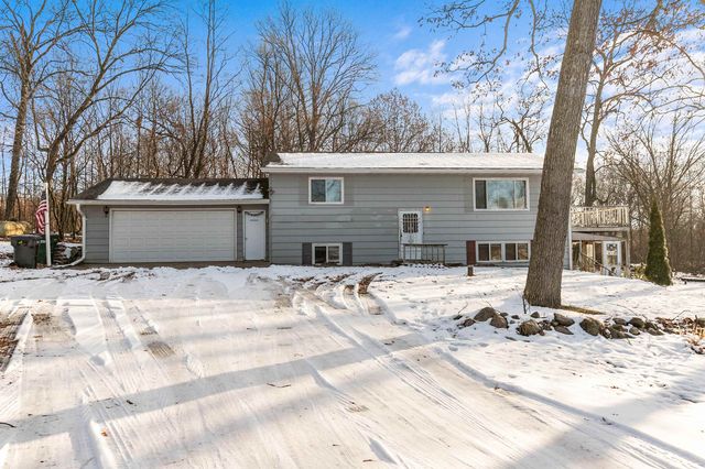 N5092 Larry Rd, New London, WI 54961