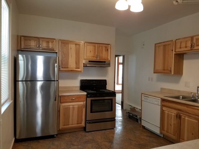 530 N  16th Ave E, Duluth, MN 55812