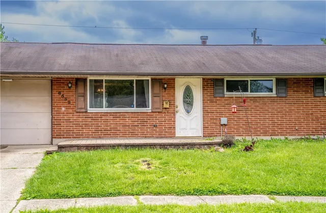 6532 Lemans Ln, Dayton, OH 45424