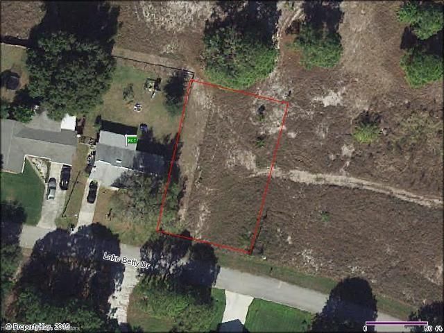 697 Lake Betty Dr, Lake Placid, FL 33852